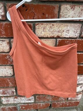 Fornia Los Angeles One-Shoulder Ribbed Crop Top in Rust